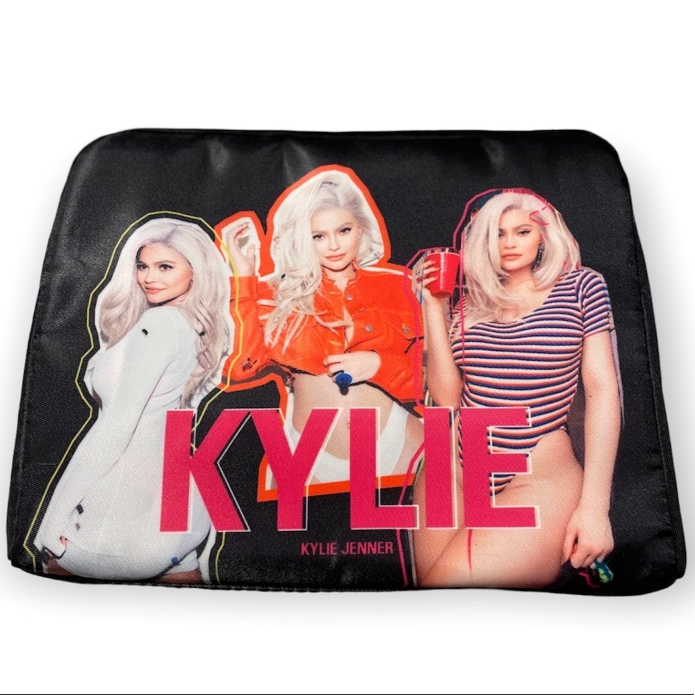 🌺KYLIE🌺BDAYCollection🌺Limited Edition🌺Makeup Bag🌺